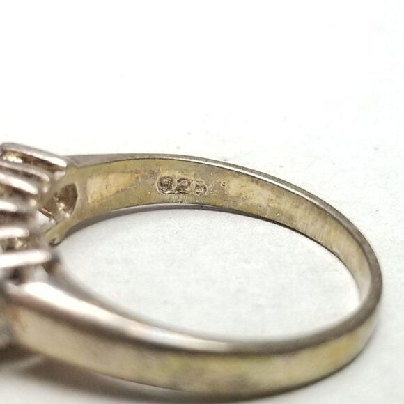 Vintage Sterling Silver Sparkly Rhinestone Cluster Ring, Size 7 1/2 Band, Estate - Picture 4 of 9